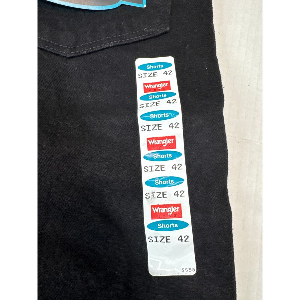 Wrangler Relaxed‎ Fit Black Denim Jean Shorts Mens Size 42 NWT - Picture 3 of 4